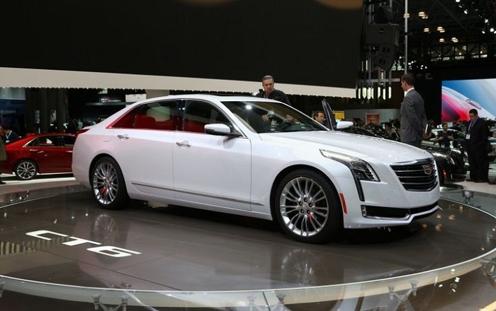 Cadillac Gave Power to Buyers to Change Color in a Flick in VR